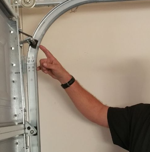 Essential Garage Door Maintenance Tips for Homeowners